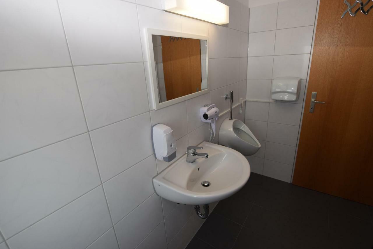 Monteurzimmer Messe Airport Wolfschlugen Екстериор снимка