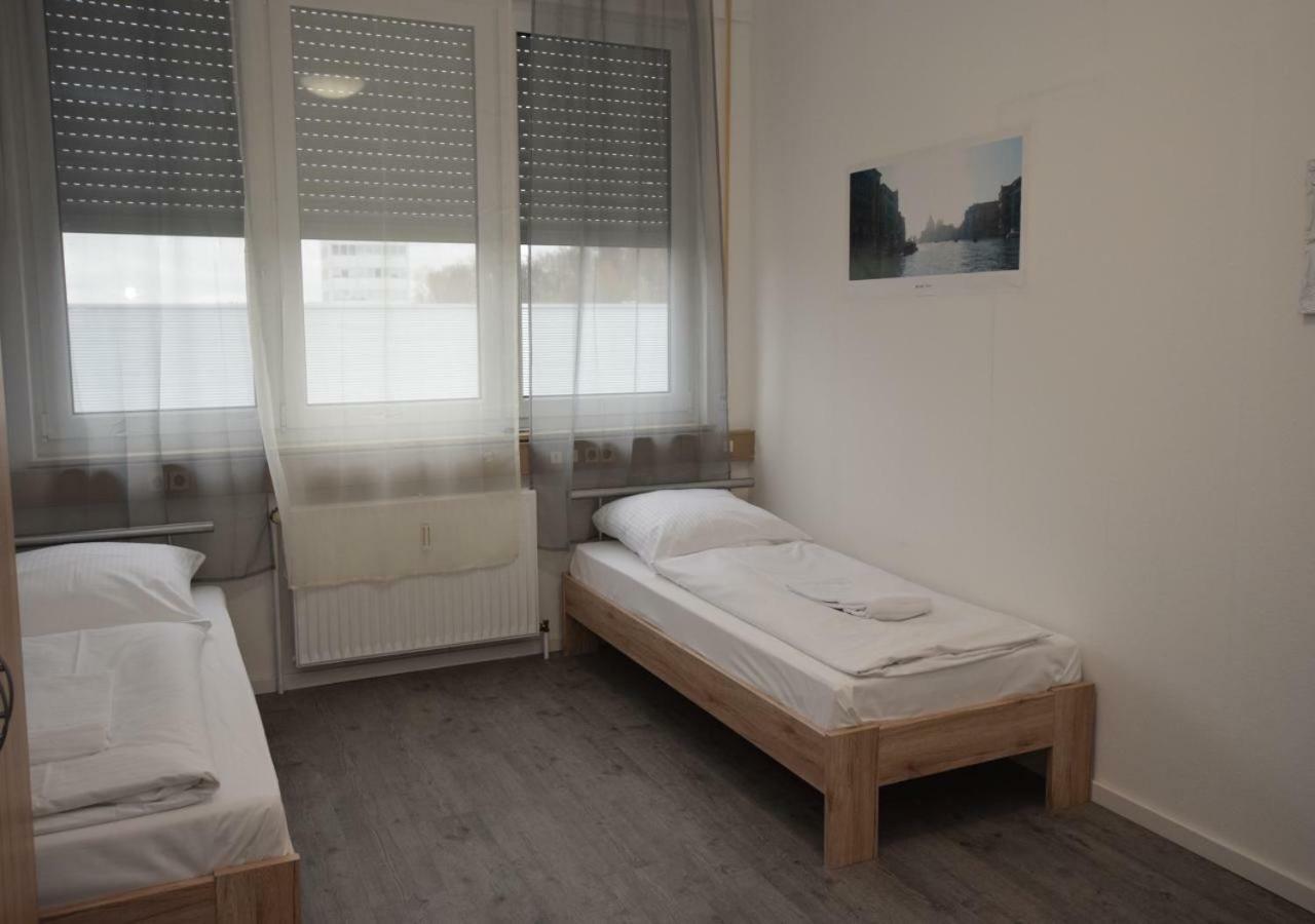Monteurzimmer Messe Airport Wolfschlugen Екстериор снимка
