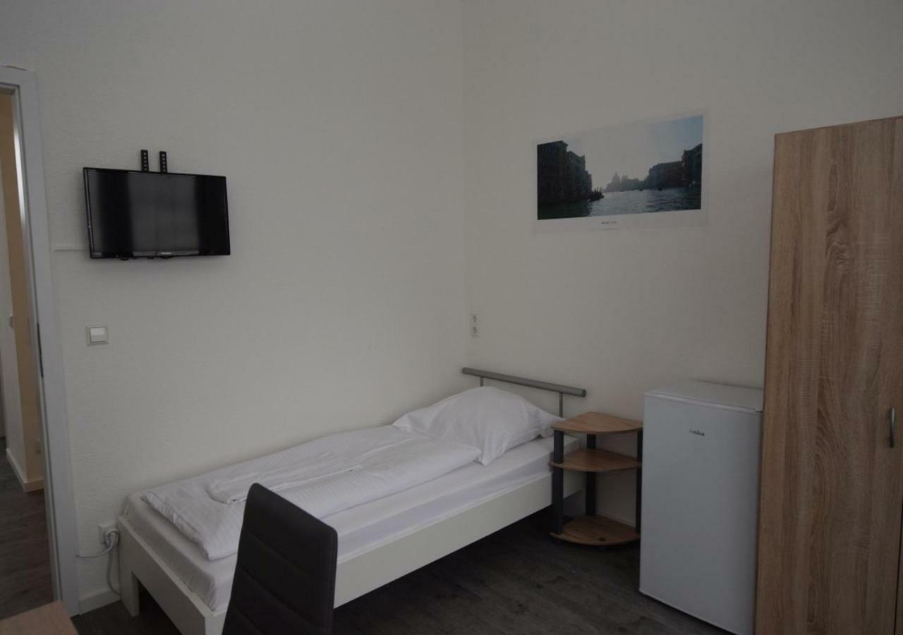 Monteurzimmer Messe Airport Wolfschlugen Екстериор снимка